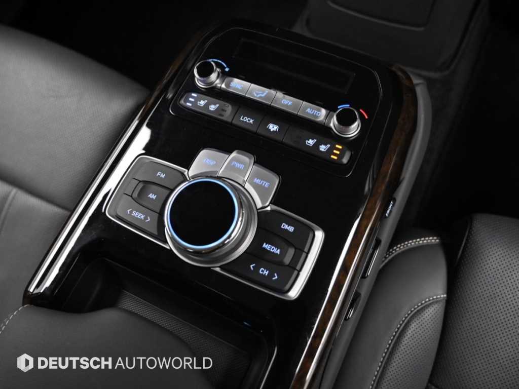 Genesis G90 — photo 16