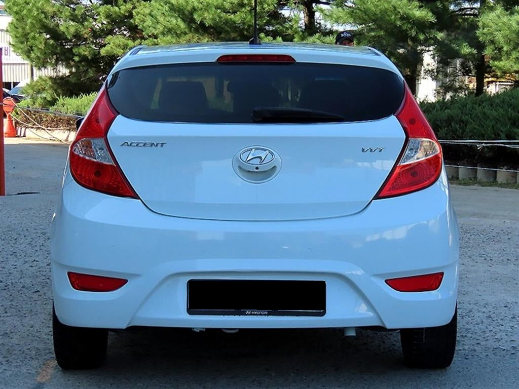 Hyundai Accent — photo 04