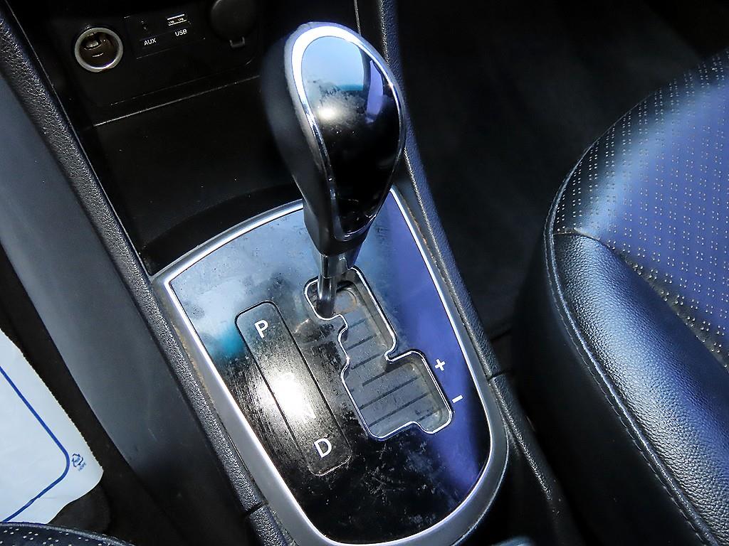 Hyundai Accent — photo 10