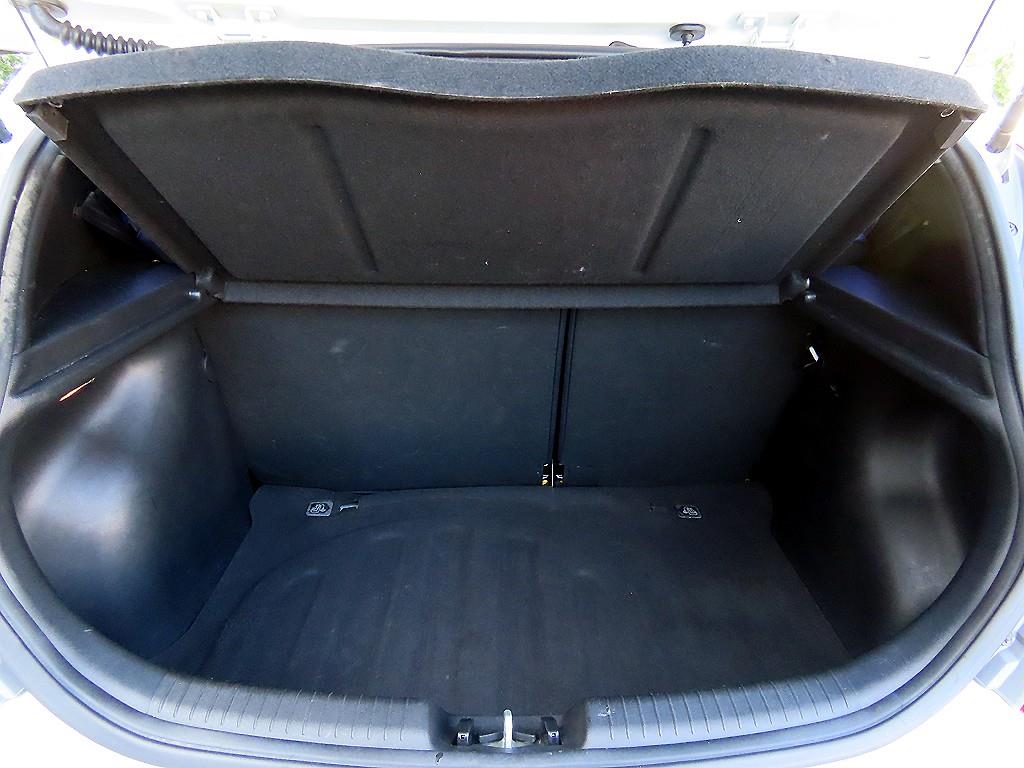Hyundai Accent — photo 17