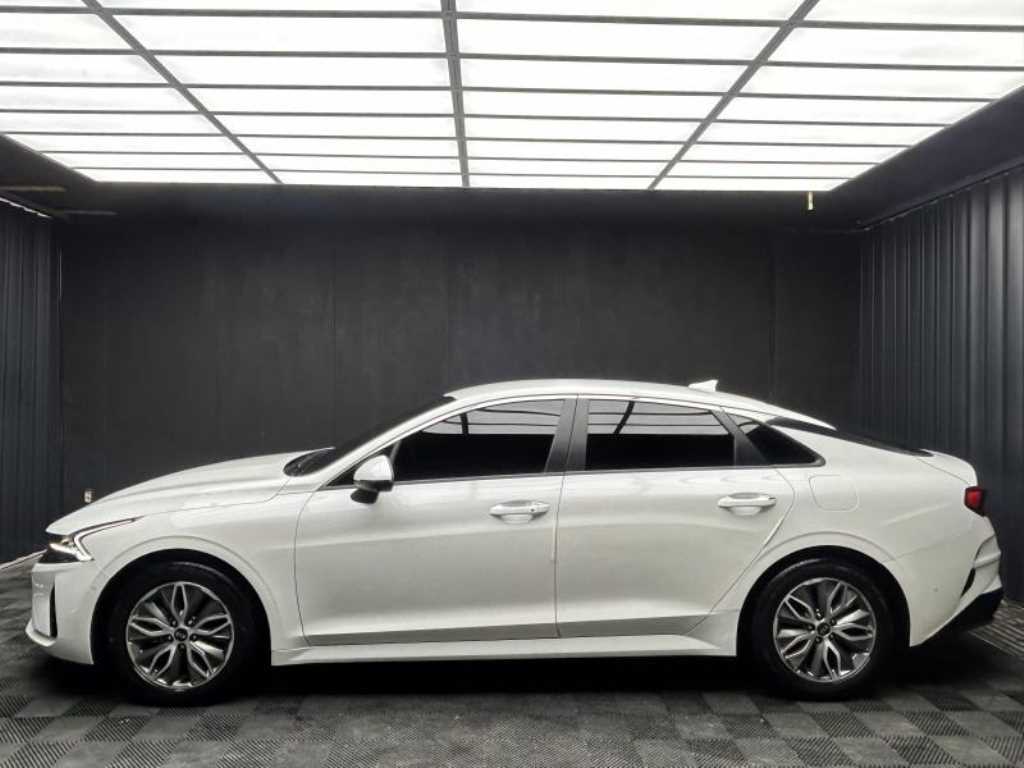 Kia K5 — photo 02