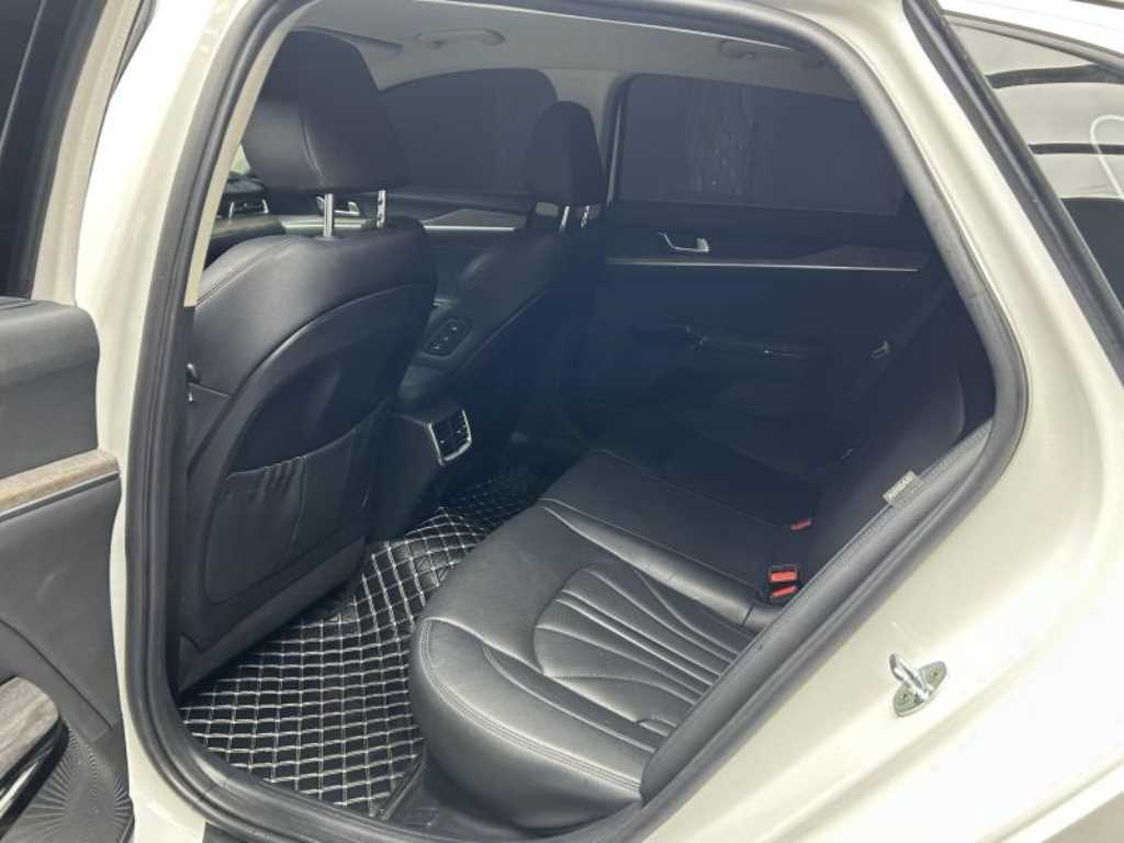 Kia K5 — photo 06