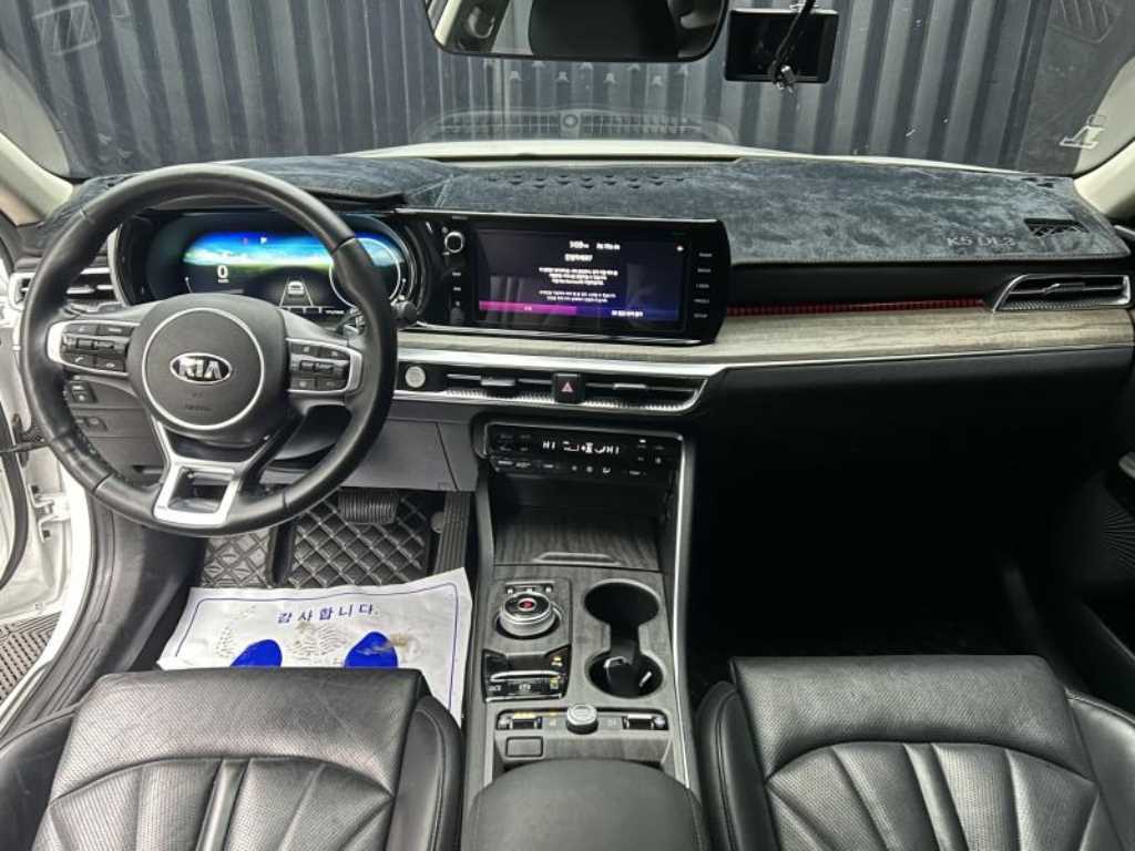 Kia K5 — photo 08
