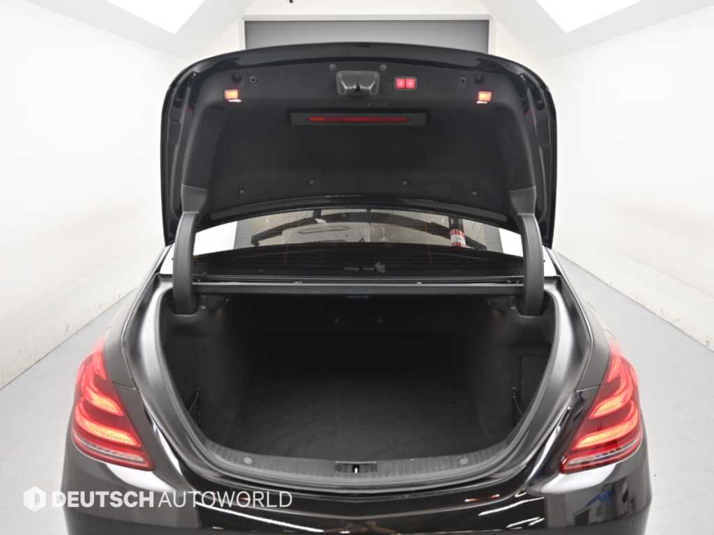 Mercedes-Benz S-Class — photo 19