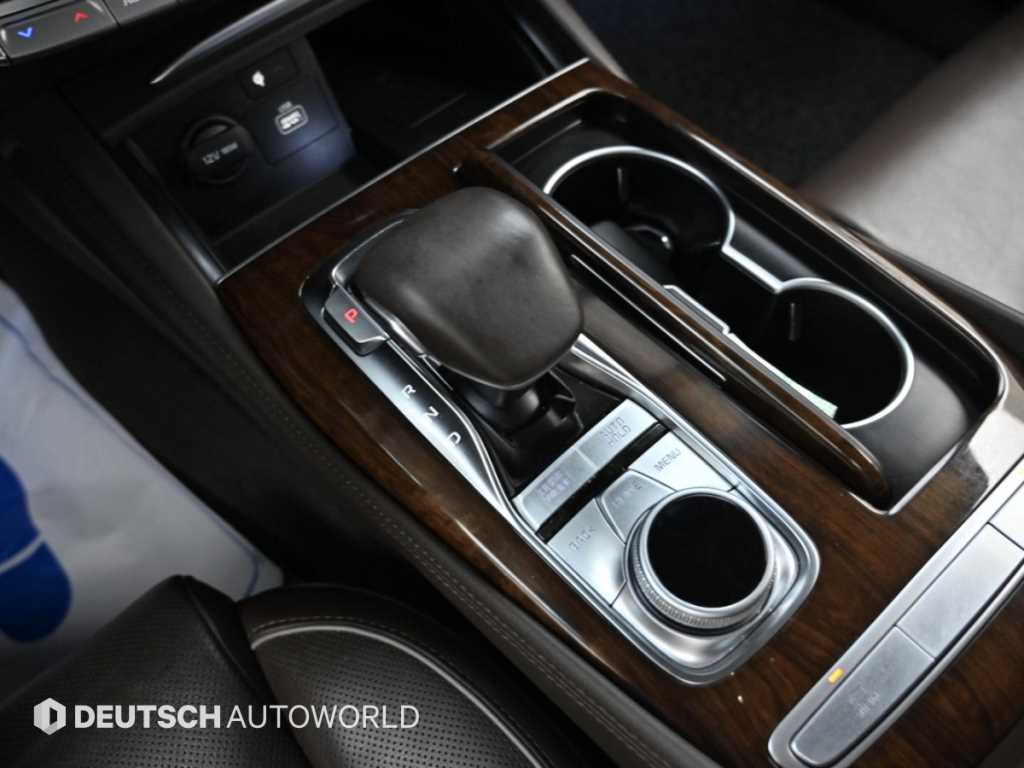 Kia K9 — photo 09