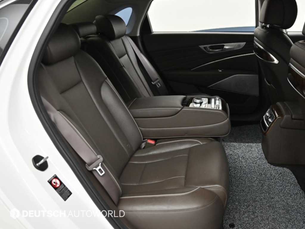 Kia K9 — photo 12
