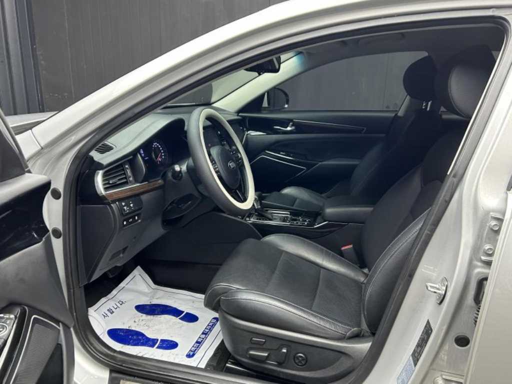 Kia K7 — photo 06