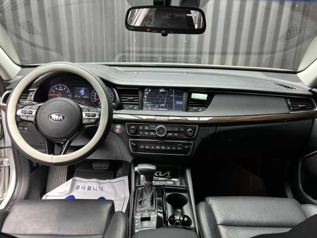 Kia K7 — photo 08