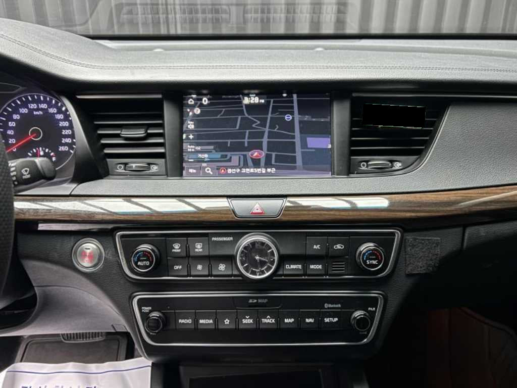 Kia K7 — photo 10