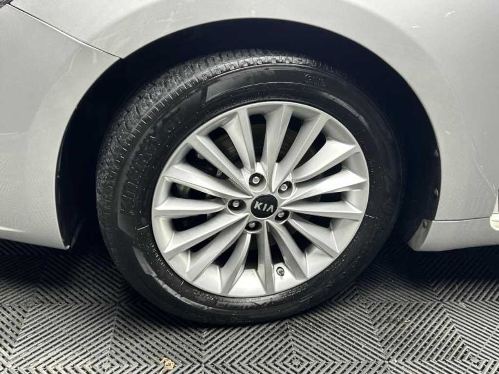 Kia K7 — photo 15