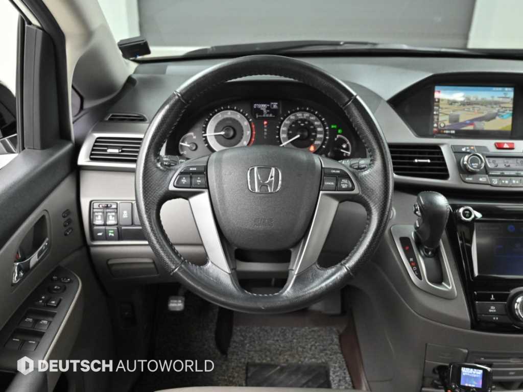 Honda Odyssey — photo 13