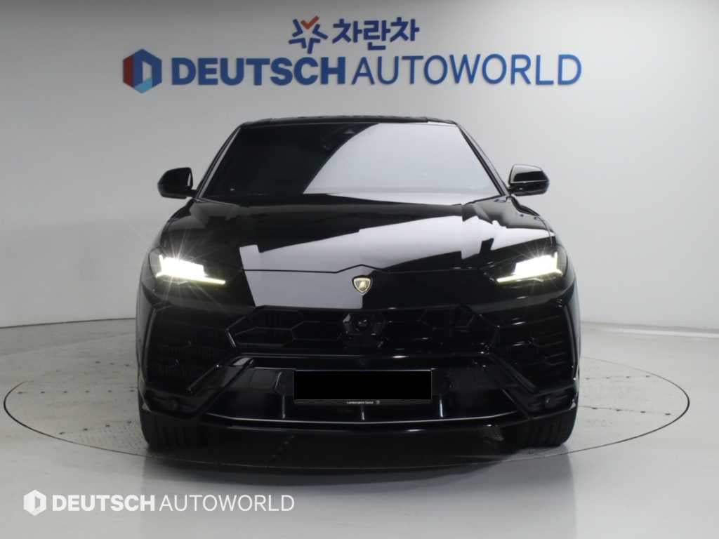 Lamborghini Urus — photo 03