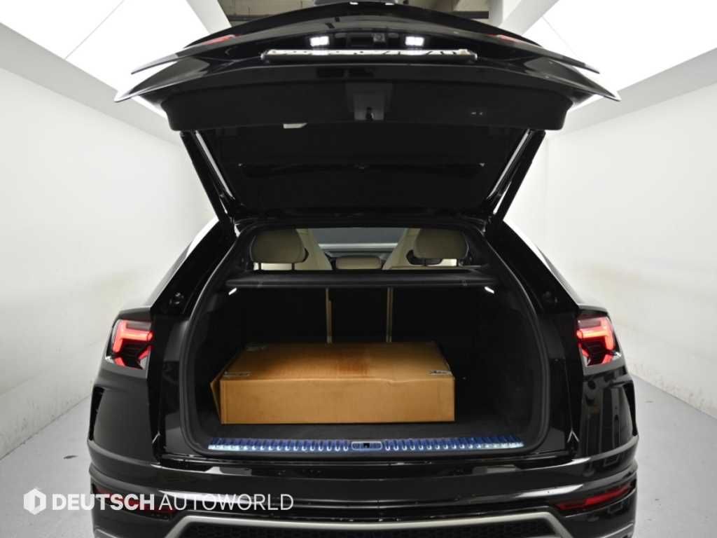 Lamborghini Urus — photo 19
