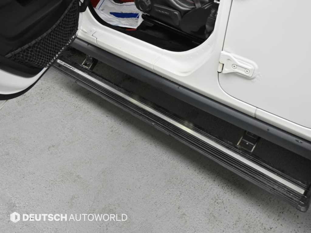 Jeep Wrangler — photo 16