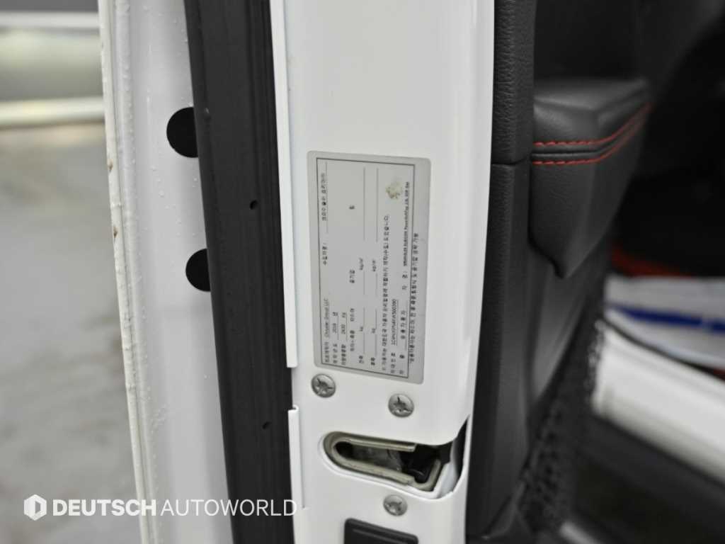 Jeep Wrangler — photo 20