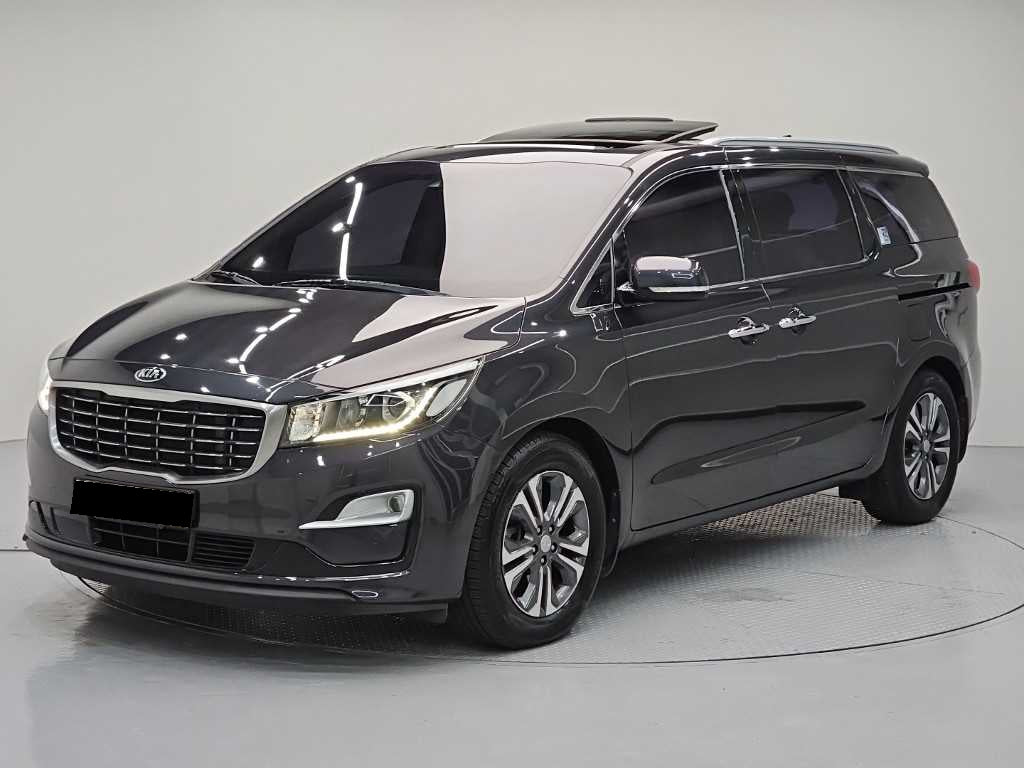Kia Carnival — photo 01