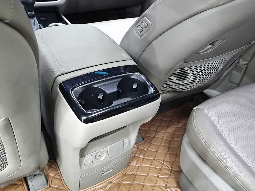 Kia Carnival — photo 13