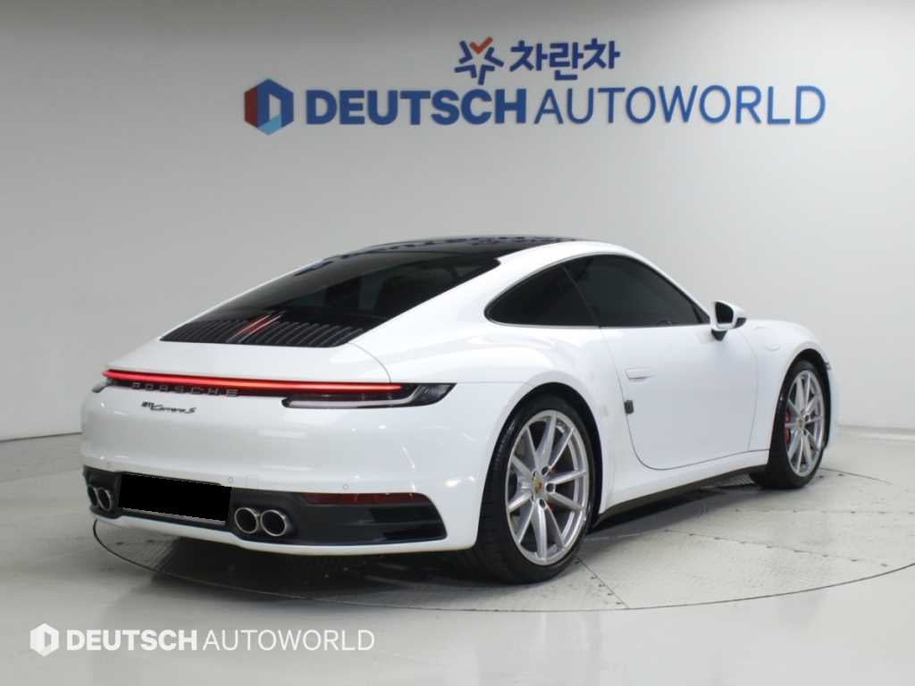 Porsche 911 — photo 02