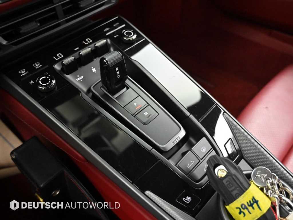 Porsche 911 — photo 09