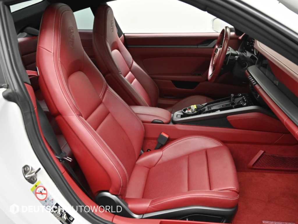 Porsche 911 — photo 10