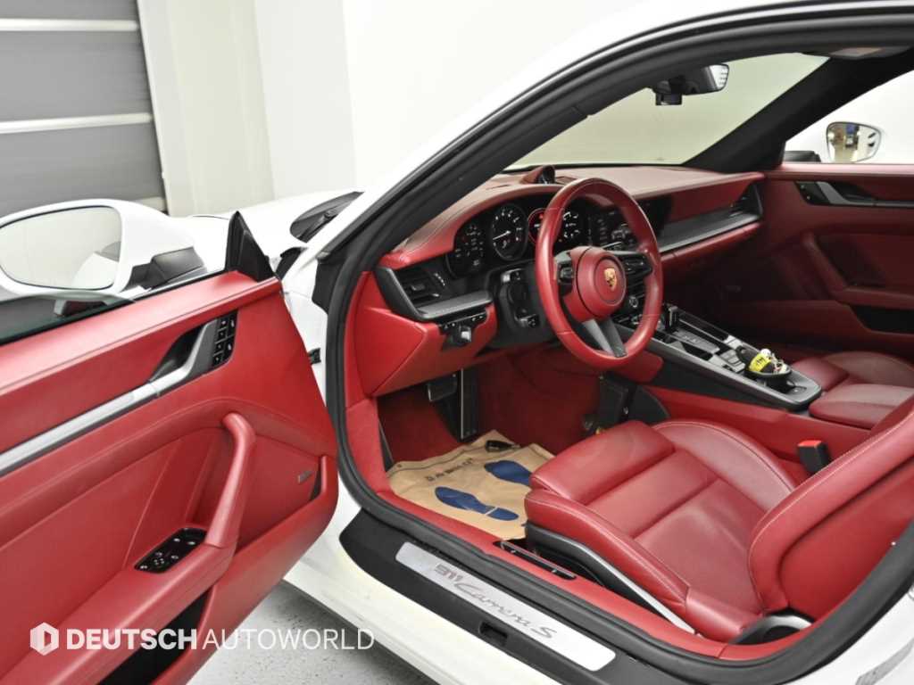 Porsche 911 — photo 11