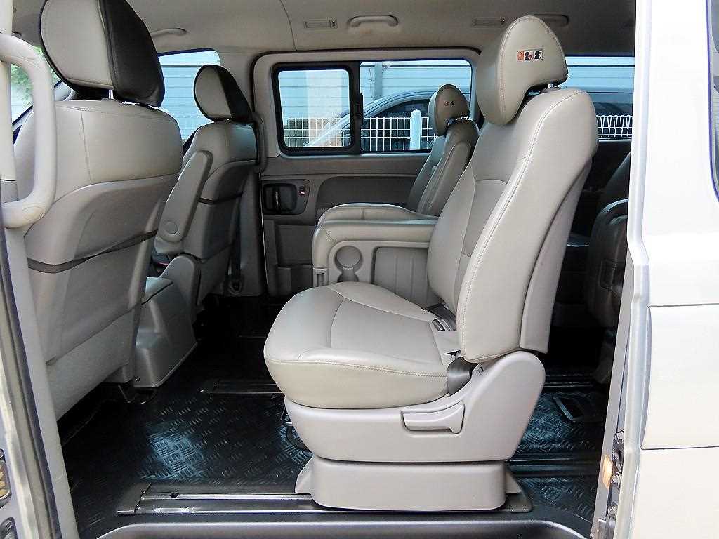 Hyundai Starex — photo 06