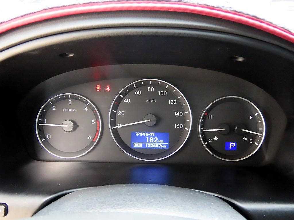 Hyundai Starex — photo 10