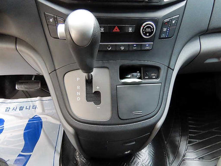 Hyundai Starex — photo 11