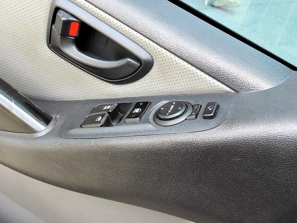 Hyundai Starex — photo 12