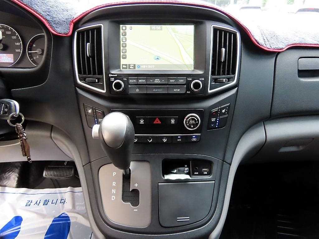 Hyundai Starex — photo 14