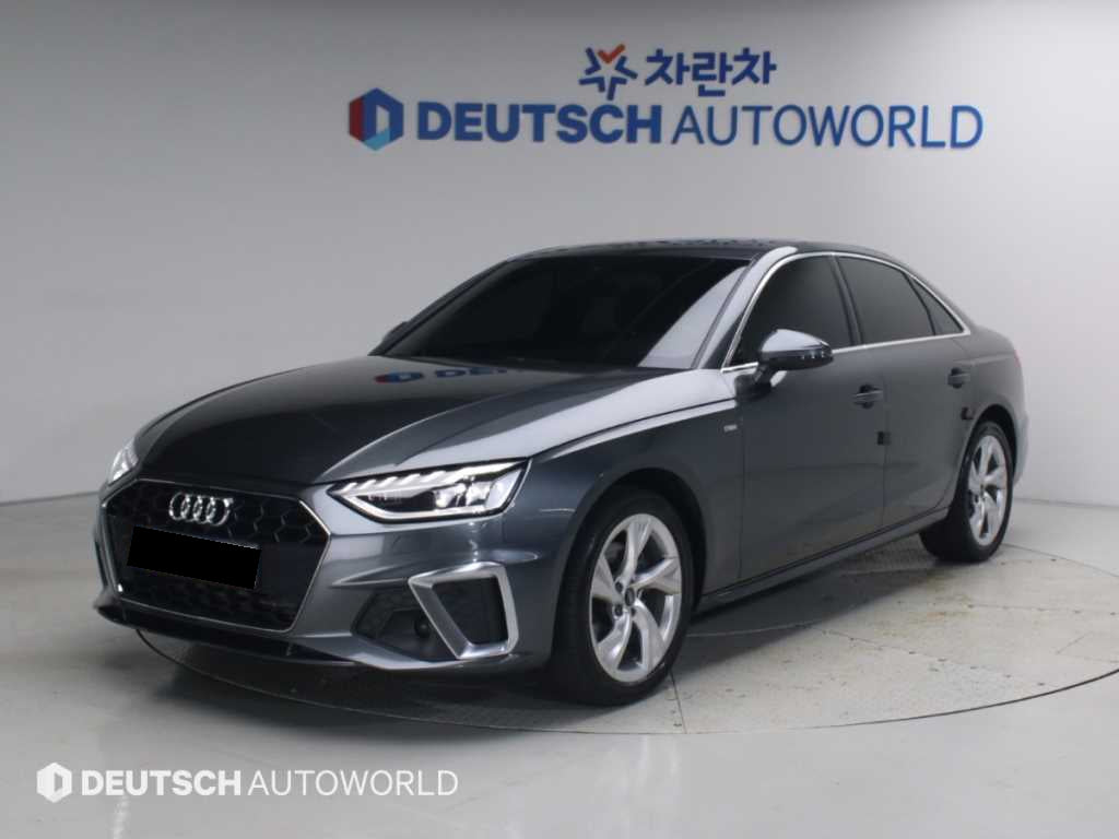 Audi A4 — photo 01