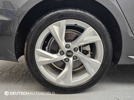 Audi A4 — photo 05