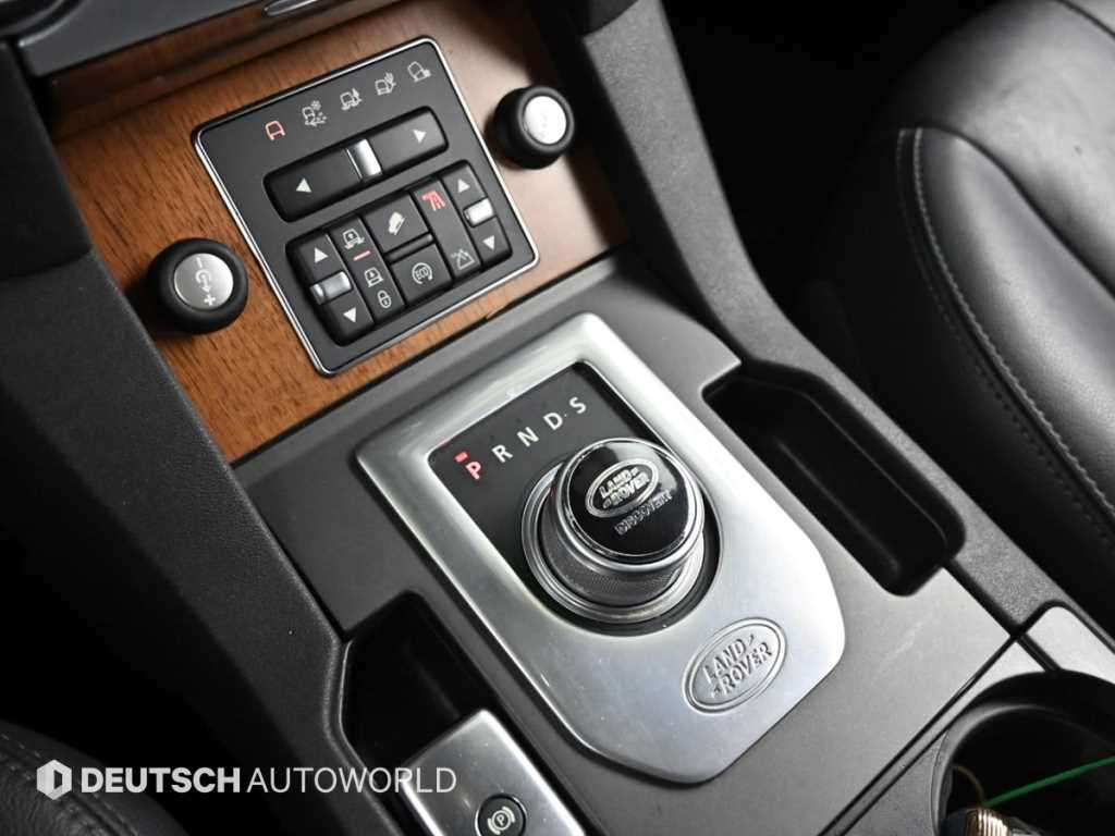 Land Rover Discovery — photo 09