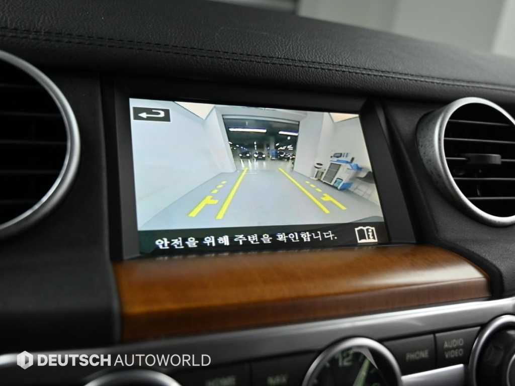 Land Rover Discovery — photo 15