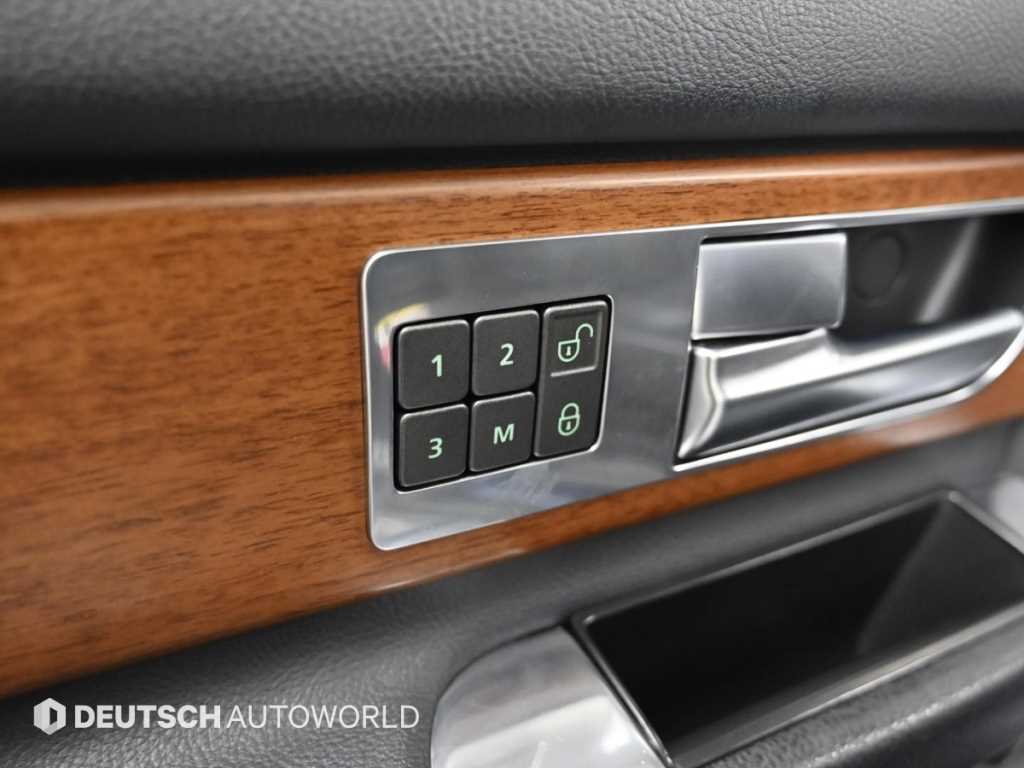 Land Rover Discovery — photo 16