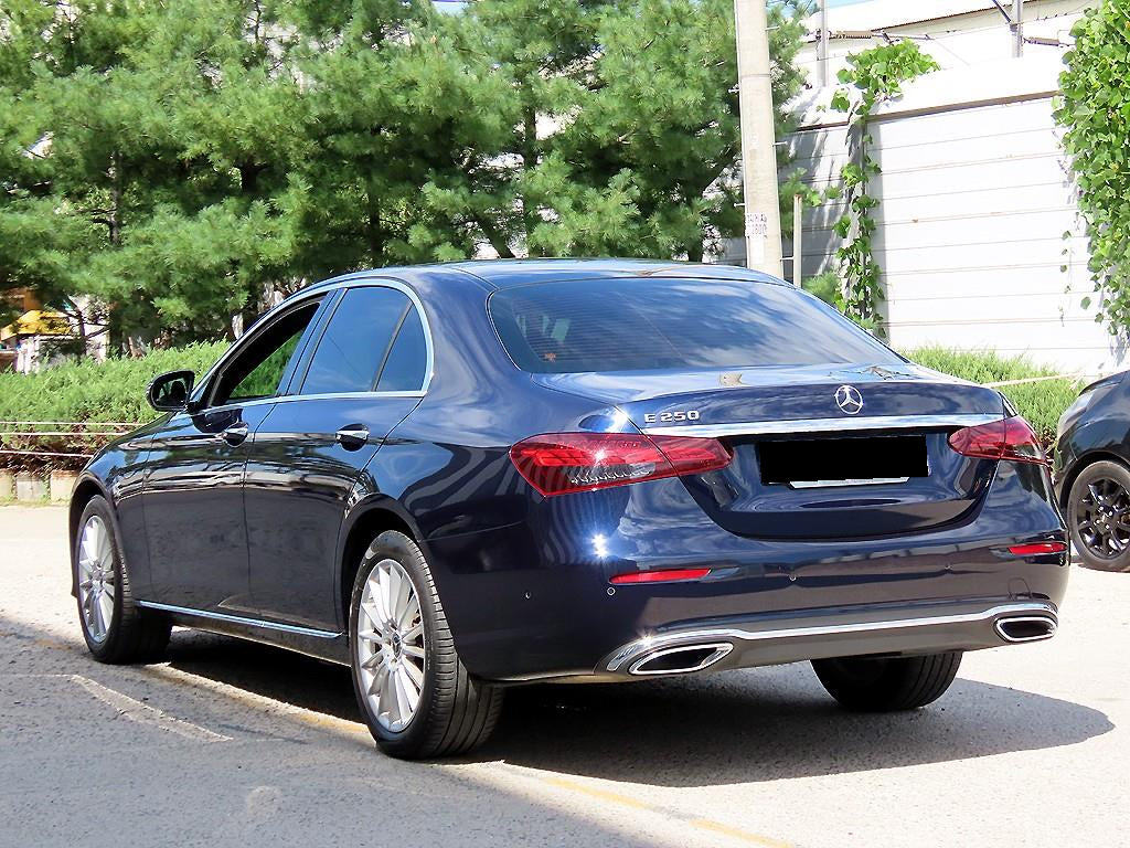 Mercedes-Benz E-Class — photo 03