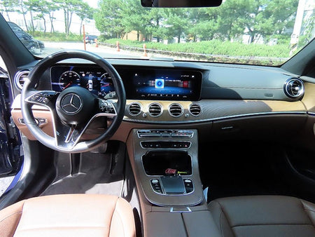 Mercedes-Benz E-Class — photo 07