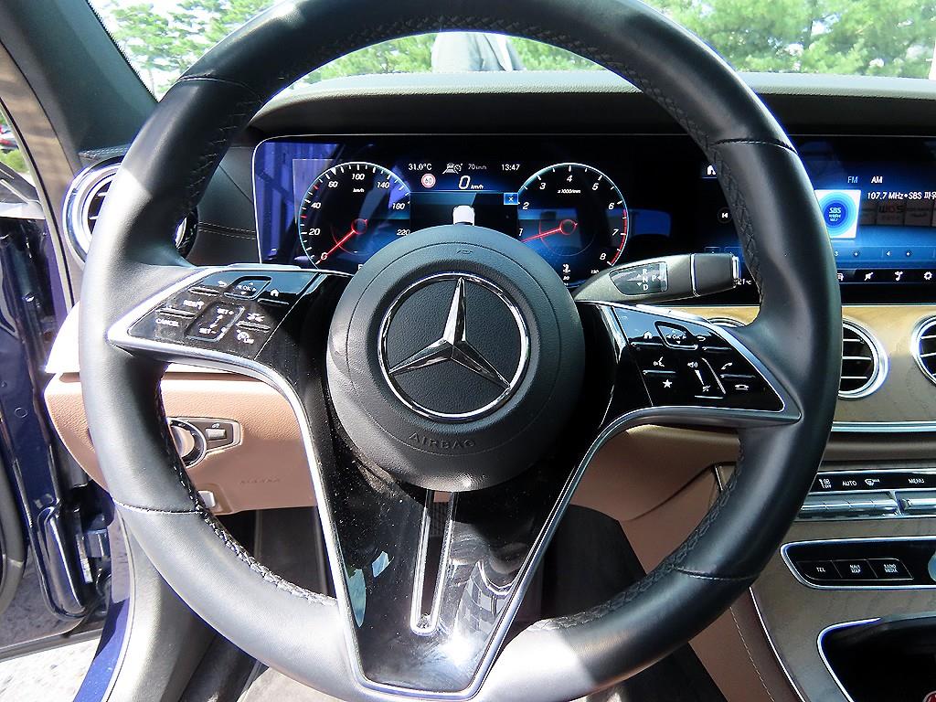 Mercedes-Benz E-Class — photo 08