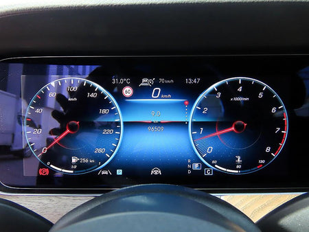 Mercedes-Benz E-Class — photo 09
