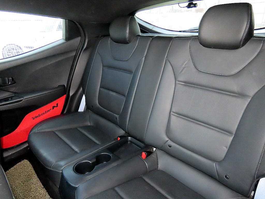 Hyundai Veloster — photo 06
