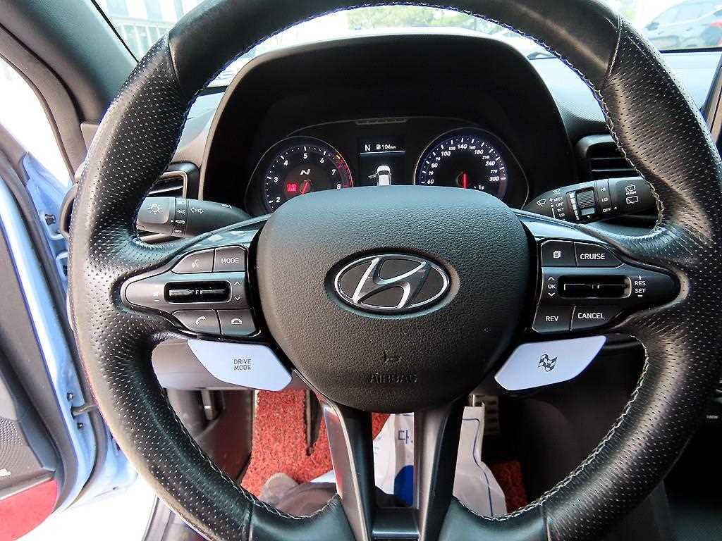 Hyundai Veloster — photo 08