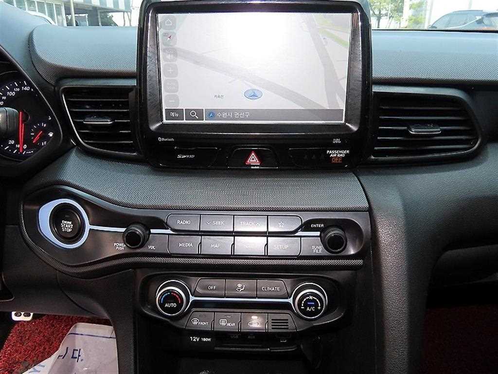 Hyundai Veloster — photo 13