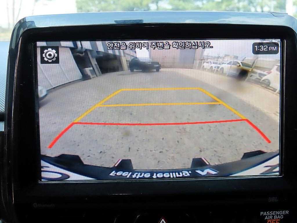 Hyundai Veloster — photo 15