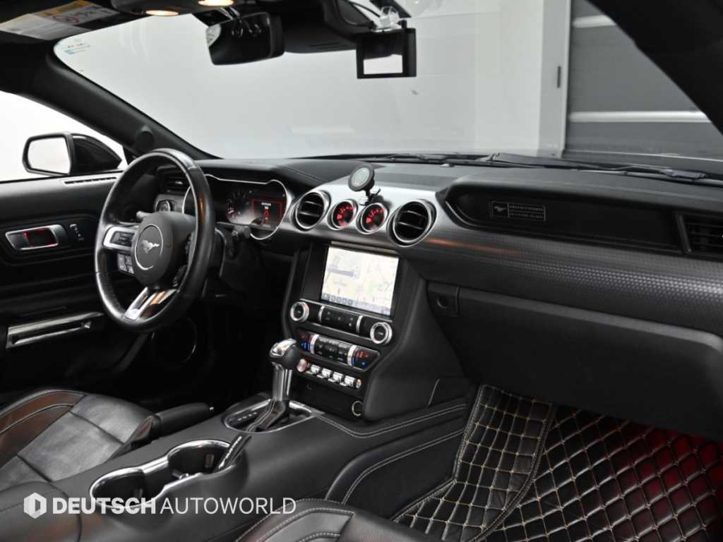 Ford Mustang — photo 07