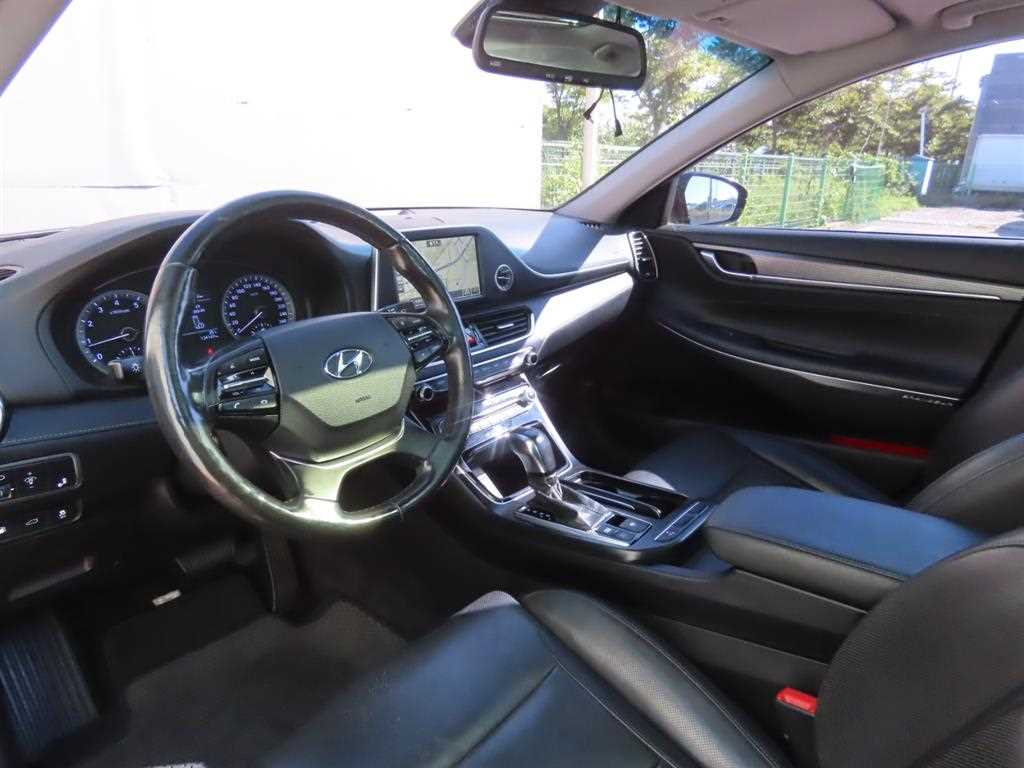 Hyundai Grandeur — photo 17