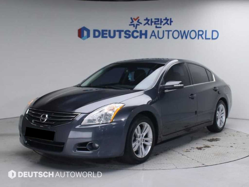 Nissan Altima — photo 01
