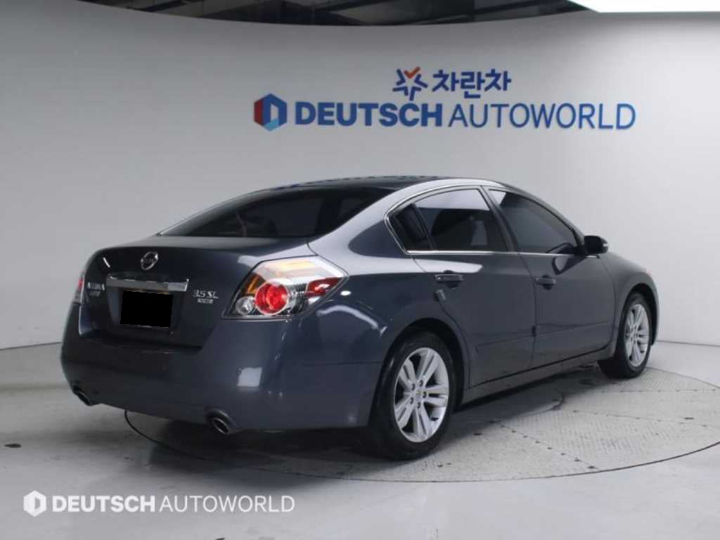 Nissan Altima — photo 02
