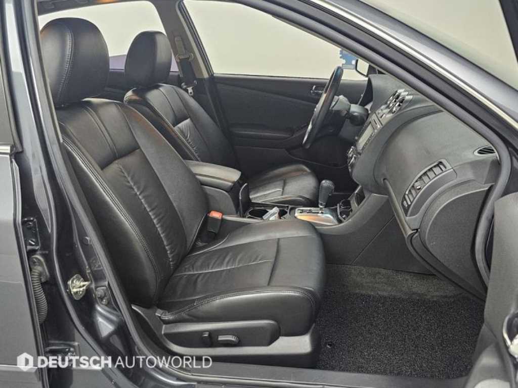 Nissan Altima — photo 10