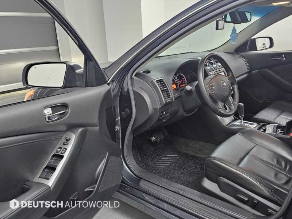 Nissan Altima — photo 11