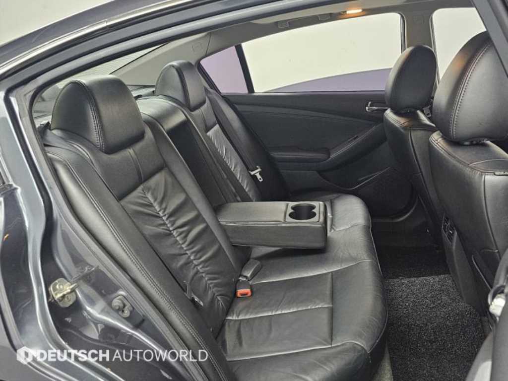 Nissan Altima — photo 12
